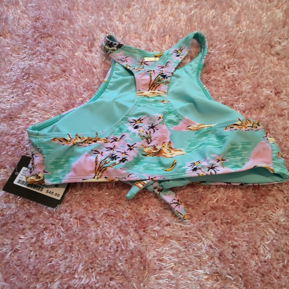 NWT Bikini Top 🌺 - Picture 2 of 4